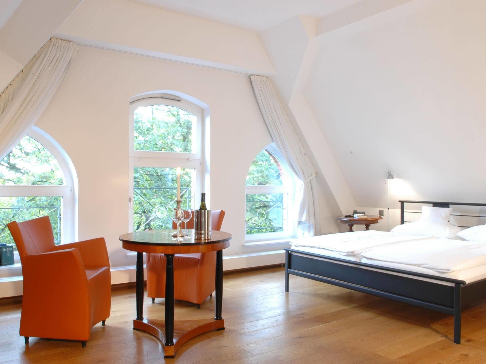 Hotel Mutterhaus Duesseldorf Bagian luar foto